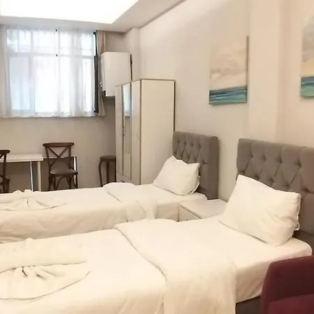 Roncalli Apartman *