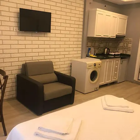 Roncalli Apartman *
